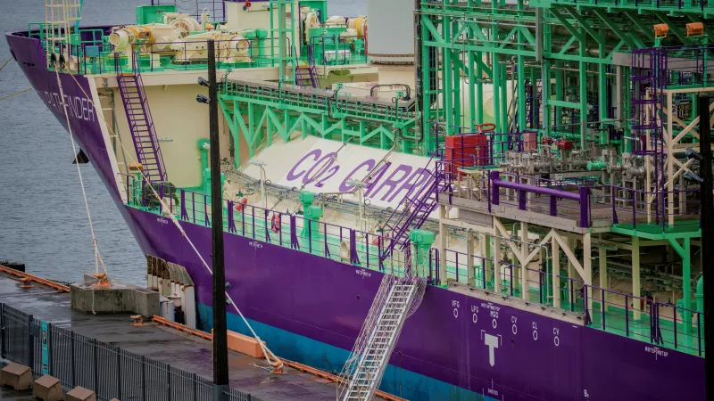 Loď Northern Pioneer je určená pro transport zkapalněného oxidu uhličitého