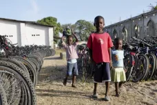 V Plzni vybrali přes 450 jízdních kol: Dětem v Africe usnadní cestu do školy 