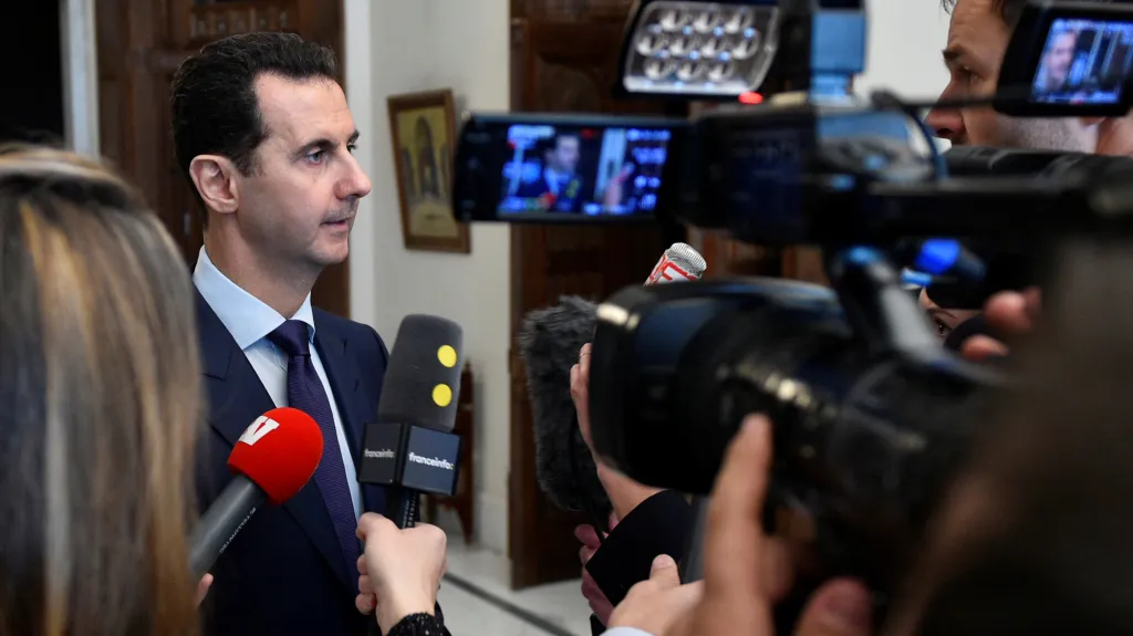 Asad hovoří s francouzskými novináři
