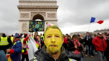 Další protest takzvaných žlutých vest v Paříži