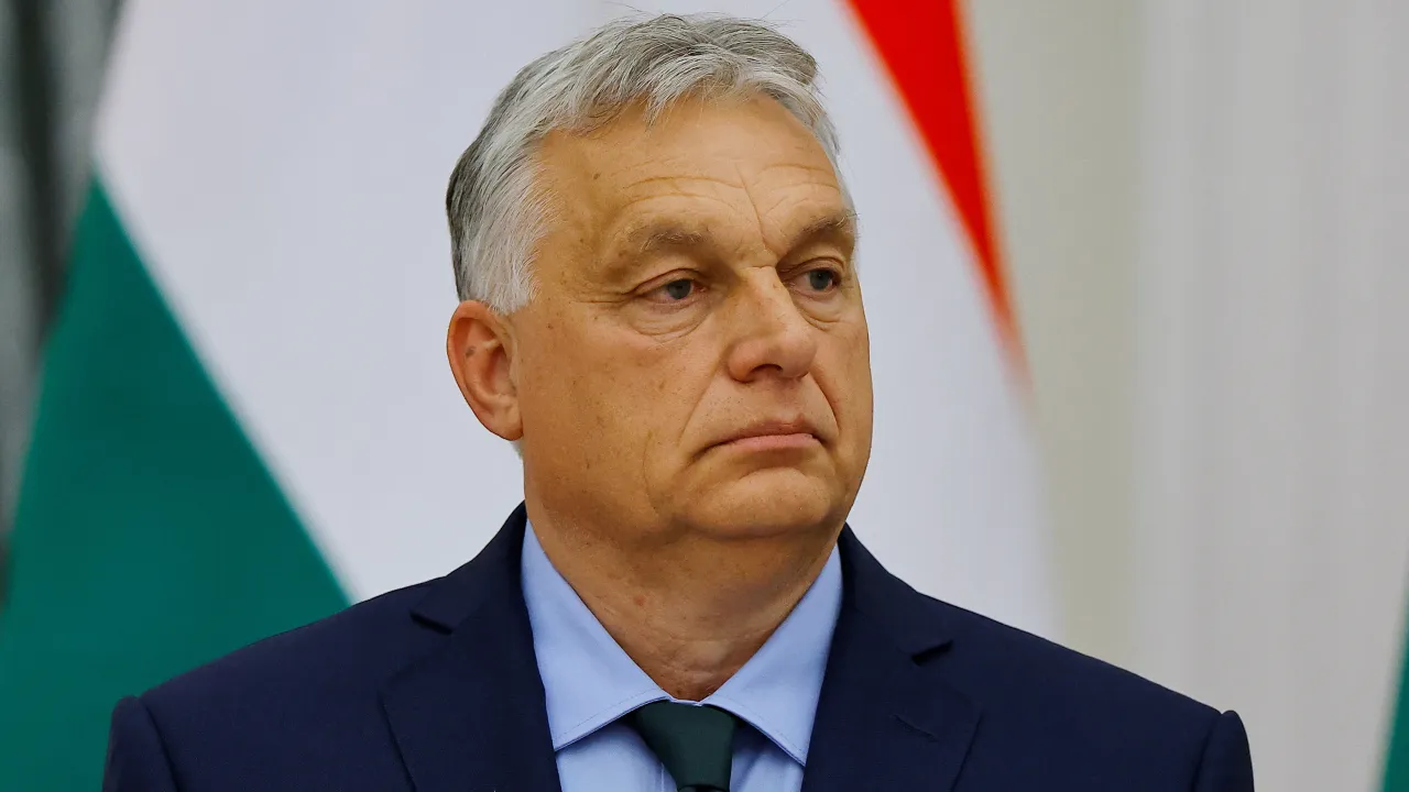 Orbánova strana Fidesz tvrdí, že čelila policejní razii