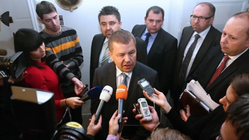 Exposlanci nemají nárok na odškodné za vazbu