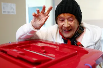 Výzvy k účasti znějí napříč Evropou. Europoslance volili Slováci, Lotyši i Malťané