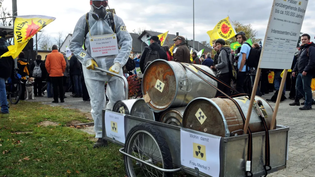 Demostrant proti uložení jaderného odpadu v Gorlebenu