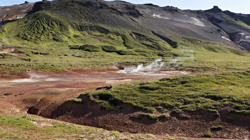 Geotermální elektrárna Hellisheidi a její okolí