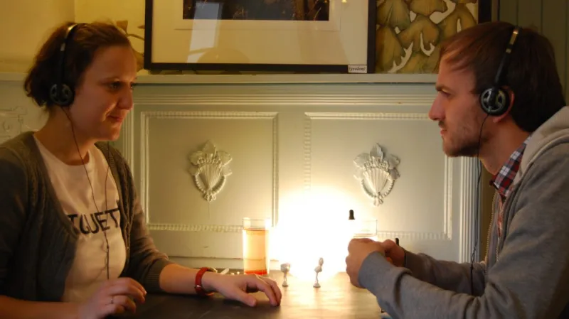 Etiquette v kavárně divadla Na zábradlí