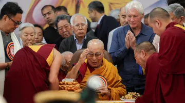 Tibetský duchovní vůdce při oslavě devadesátých narozenin v severoindické Dharamsále (6. července 2025)