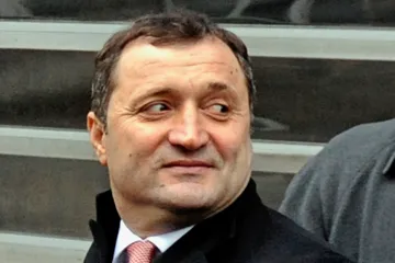 Alo! Salut! Přijíždí moldavský premiér