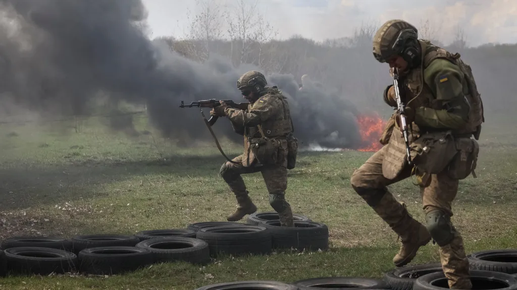 Výcvik ukrajinských rekrutů