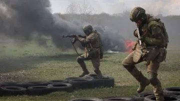 Výcvik ukrajinských rekrutů