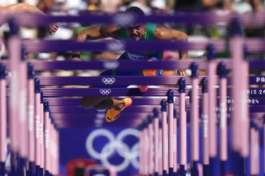 Vítězná fotografie v kategorii Fotografie roku (Petr David Josek, AP / Atletika na Olympijských hrách v Paříži 2024)