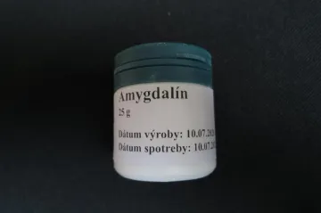 Inspekce varuje před doplňkem stravy ze Slovenska. Je v něm příliš látky, která se v těle mění na kyanidy