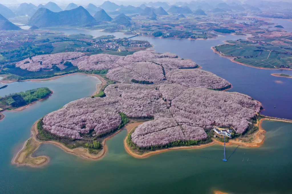 Provincie Kuej-čou není ekonomicky moc rozvinutá, ale přírodního bohatství má dost