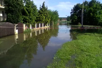 Velká voda v Košticích - v úterý tam kulminovala Ohře