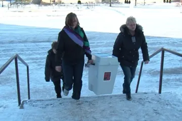 Volba prezidenta začala. I v nemocnicích či ve vězení