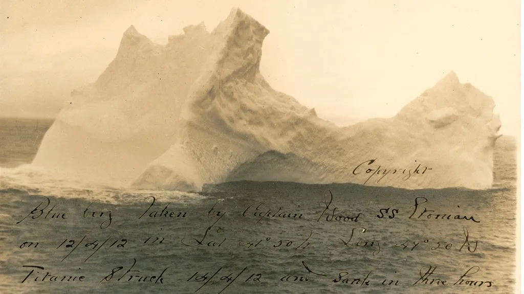Fotografie ledovce, který potopil Titanic