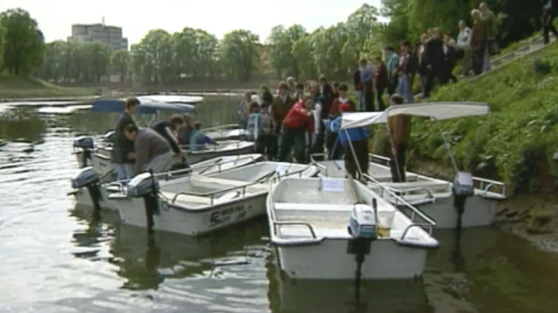 Lodě Caroline se staly symbolem rozvoje Baťova kanálu v 90. letech