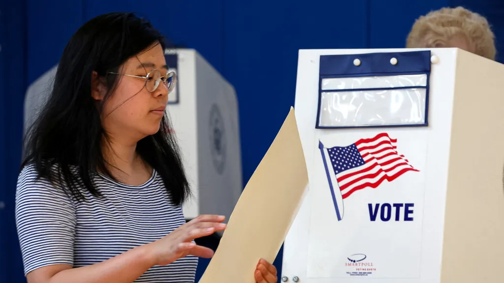 Volební místnost v USA, ilustrační snímek