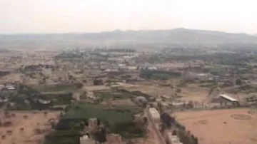 Jemenské vrtulníky pátrají po unesených cizincích