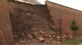 Bez komentáře: Na Špilberku spadla část hradeb
