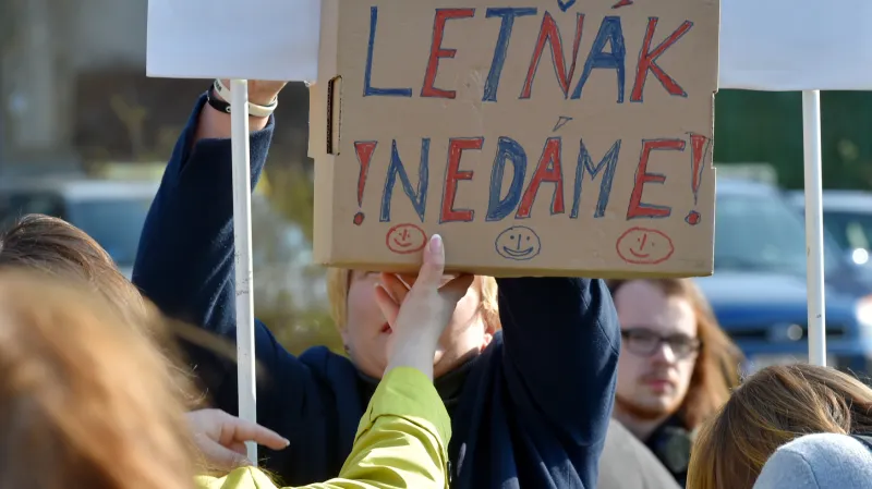 Protest proti zavření letního kina v Karlových Varech (2019)