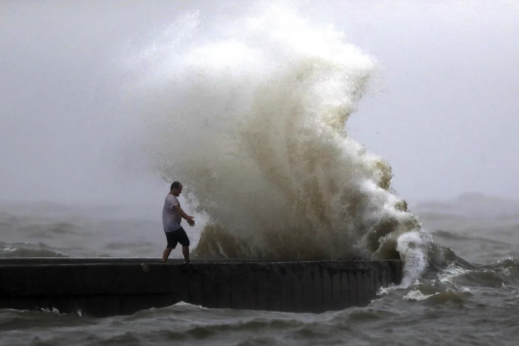 Bouře Cristobal postihla i pobřeží Spojených států amerických. Fotografie z New Orleansu