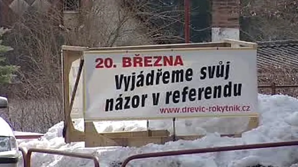Poutač zvoucí k referendu