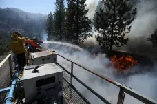 Hasičské vlaky vyjely do Kalifornie. Pomáhají s likvidací lesních požárů