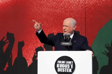 Nebývalý úspěch krajní pravice v Turecku. V parlamentu drží partu s Erdoganem