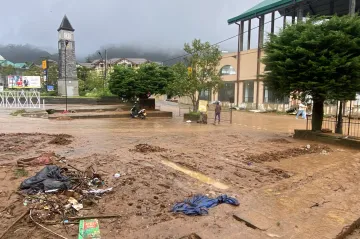 Záplavy na Srí Lance nepolevují, zabily už přes tři sta lidí