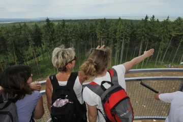 Stovky lidí si vychutnaly otevření rozhledny na Velkém Kosíři