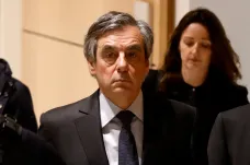 Francouzský expremiér před soudem. V „Penelopegate“ mu hrozí deset let vězení
