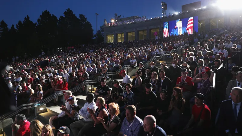 Do areálu dorazily tisíce lidí