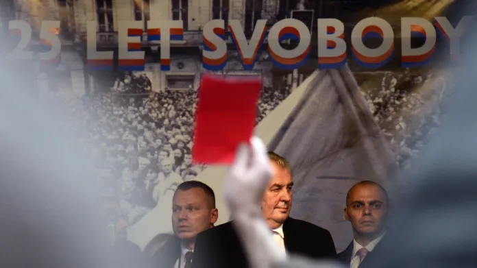 25. výročí 17. listopadu - červená karta pro Miloše Zemana