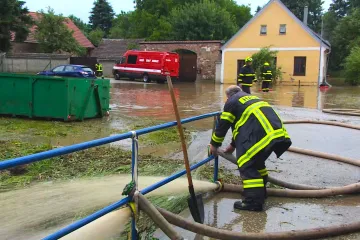 Po bouřkách se ocitlo bez proudu přes 12 500 míst, především na Moravě