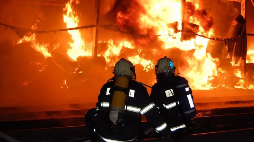 Požár v pardubické Synthesii