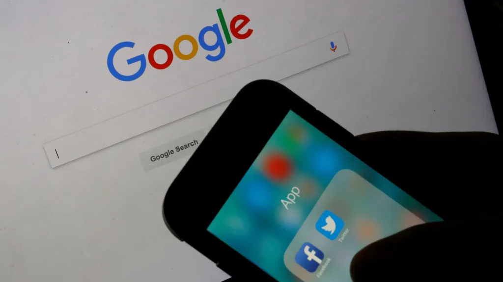 Google, Facebook a Twitter