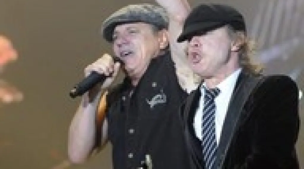 Brian Johnson a Angus Young