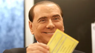 Silvio Berlusconi u volební urny