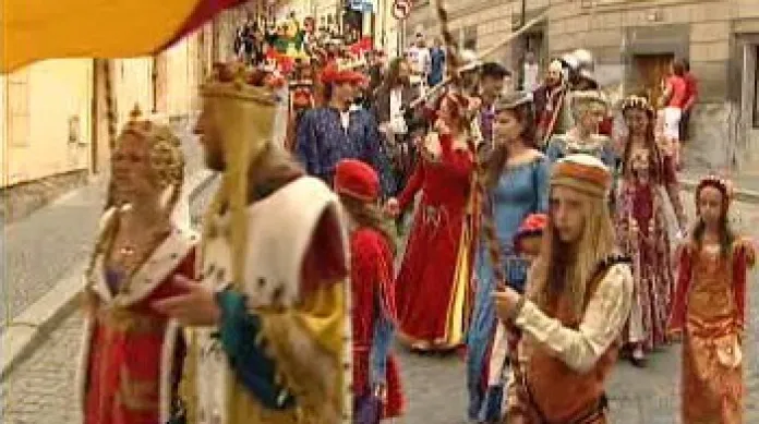 V sobotu 10. dubna večer se ve městě koná V. ročník slavnostního zahájení turistické sezóny 2010. Je možné se vydat společně s netradičním průvodem ulicemi Kutné Hory.