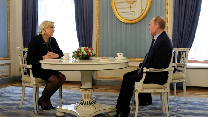 Marine Le Penová s Vladimirem Putinem