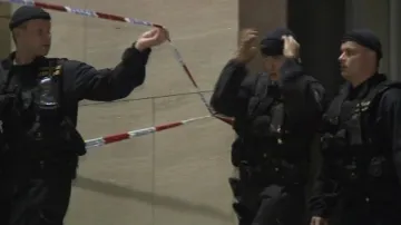 Policisté celé divadlo důkledně prohledali