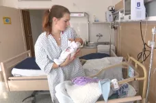 Lékaři voperovali ženě kardiostimulátor těsně před porodem. Bez toho se s ním pojilo velké riziko
