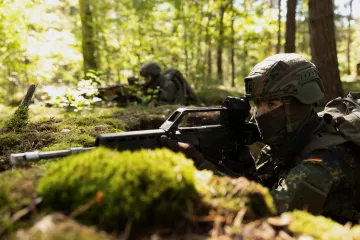 V Německu přibývá zájemců o vojenskou službu, ale i jejích odpíračů