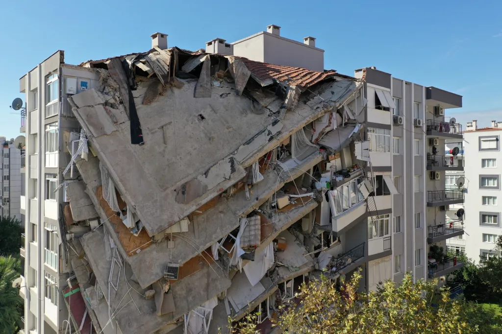Následky zemětřesení v Turecku a Řecku