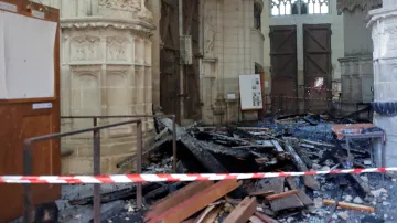 Vnitřek katedrály po požáru
