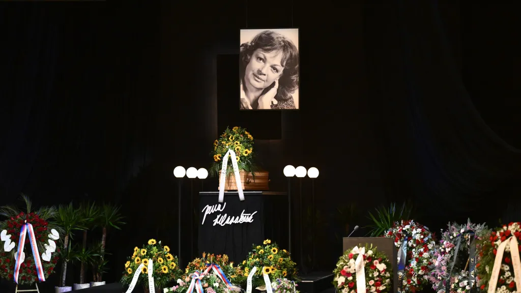 Poslední rozloučení s Janou Hlaváčovou v Národním divadle