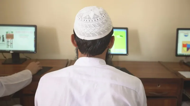 Místo do vězení míří bývalí bojovníci do převýchovného centra