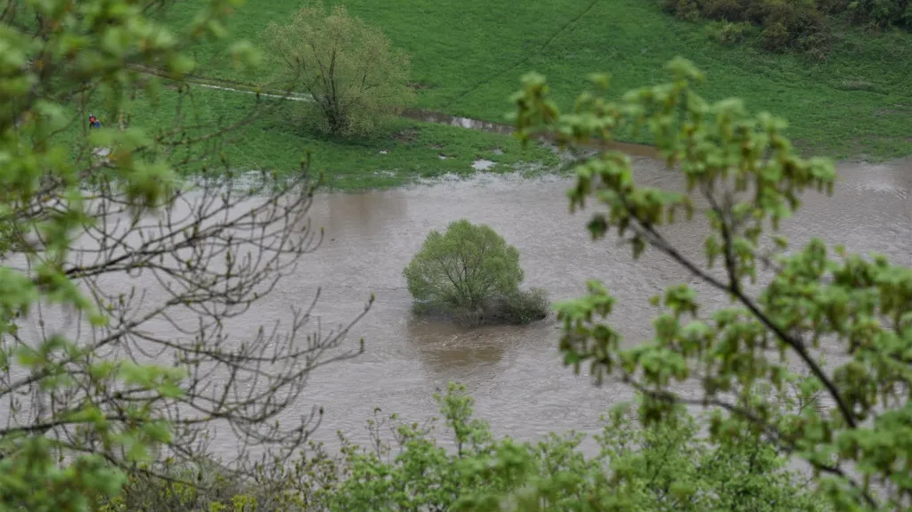 Rozvodněná Berounka u Zbečna