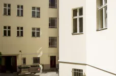 I když má Praha téměř dva tisíce volných obecních bytů, většina je neobyvatelná